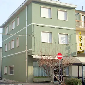 Cucciolo 2*, Donoratico Italie